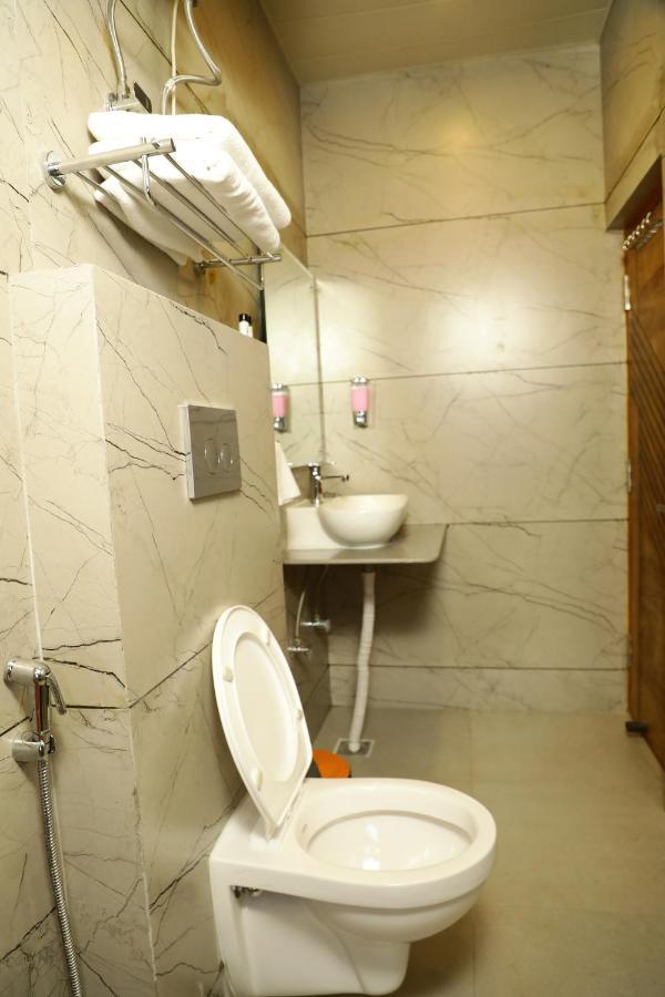 Dee Ess Residency Bed & Breakfast Shimla Ngoại thất bức ảnh