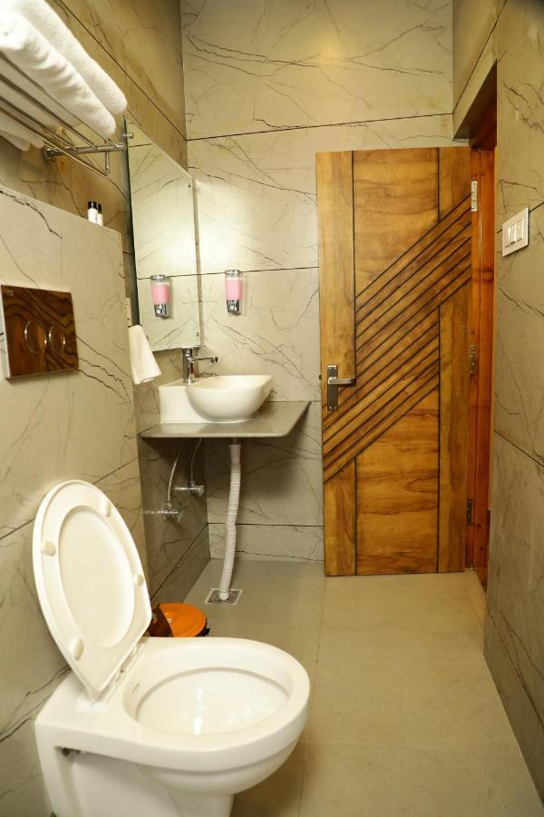 Dee Ess Residency Bed & Breakfast Shimla Ngoại thất bức ảnh